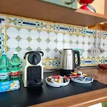 Amalpha Domus 100 Sqm With Ac Wifi And Balcony - 3rd Floor, 50 Steps In The Building Apartmán