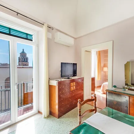 Apartment Amalpha Domus 100 Sqm With Ac Wifi And Balcony - 3rd Floor, 50 Steps In The Building *