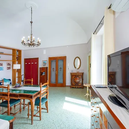 Amalpha Domus 100 Sqm With Ac Wifi And Balcony - 3rd Floor, 50 Steps In The Building Apartment *